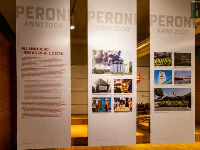 ...e soprattutto una grande sala dove � stato allestito il museo del marchio